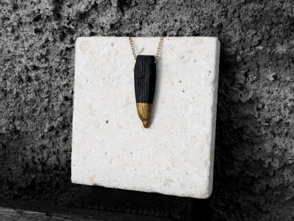 Collier en Chêne Yakisugi et Laiton – Image 2